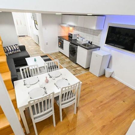 Lovely Studio Flat In Damjanich Street - Leonard Budapest Esterno foto