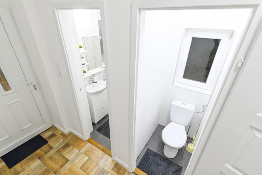 Lovely Studio Flat In Damjanich Street - Leonard Budapest Esterno foto