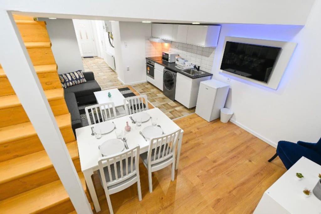 Lovely Studio Flat In Damjanich Street - Leonard Budapest Esterno foto