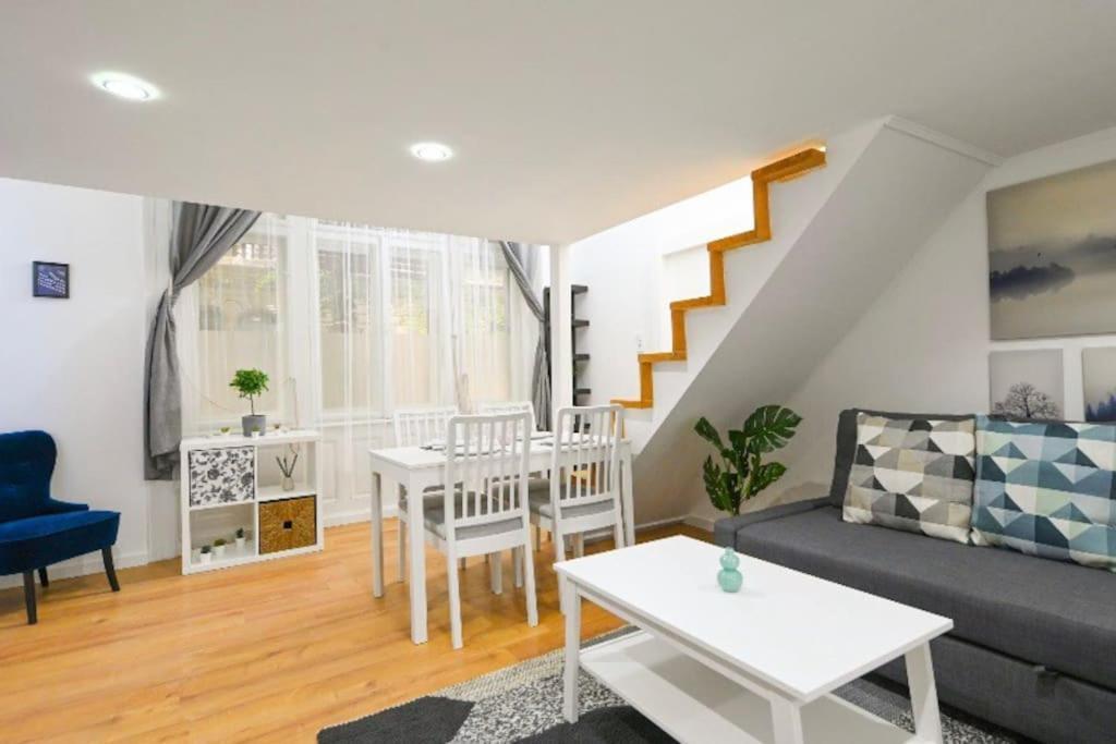 Lovely Studio Flat In Damjanich Street - Leonard Budapest Esterno foto